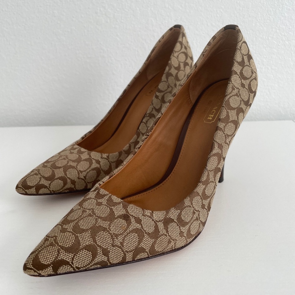 COACH Ellin Brown Signature Pointed Toe Pumps 8M/B Business Casual Workw…
